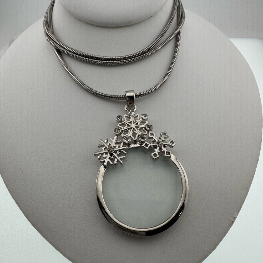Elegant Silver Snowflake Pendant Necklace